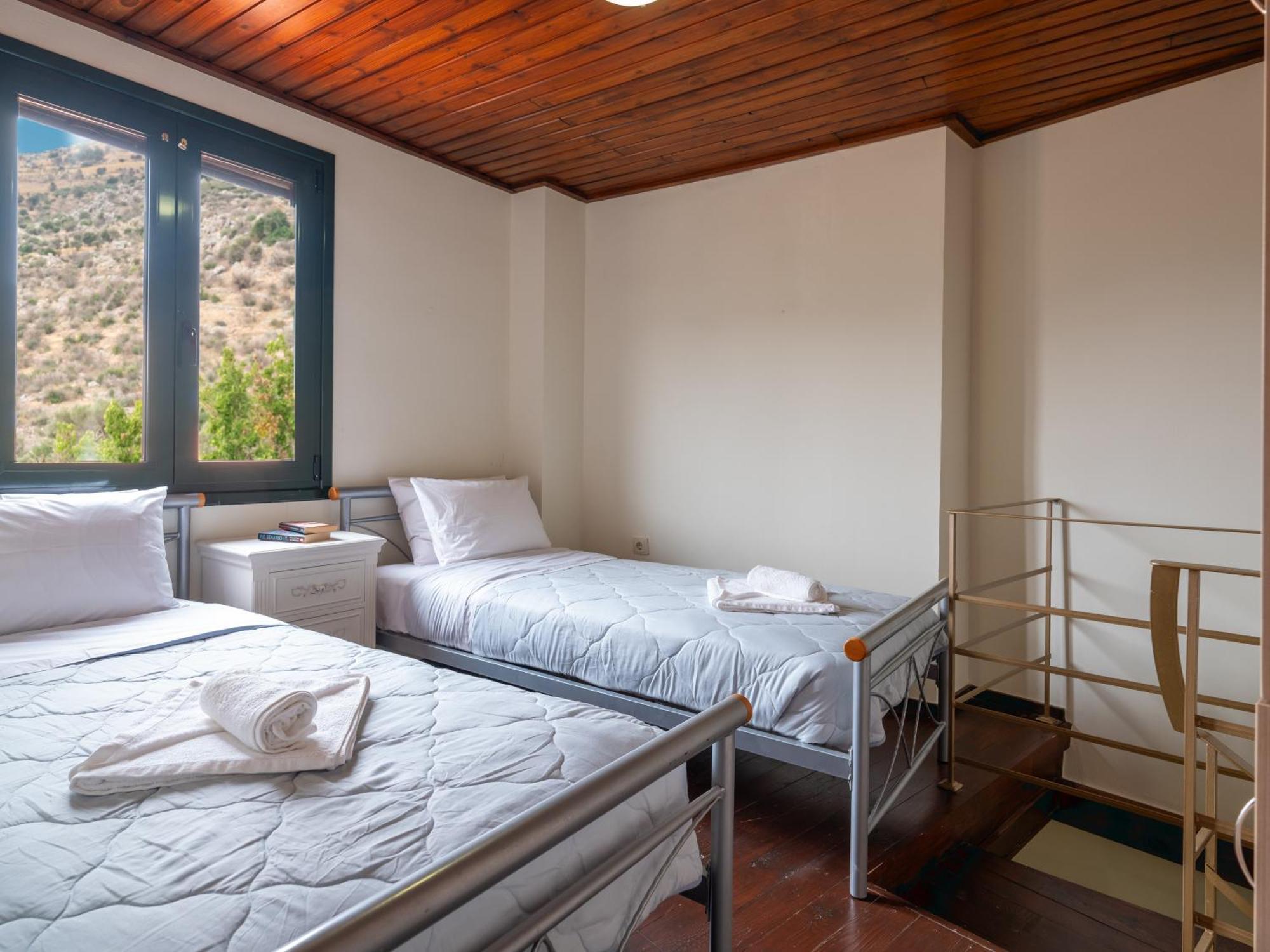 Ornus Traditional House Orne Bagian luar foto